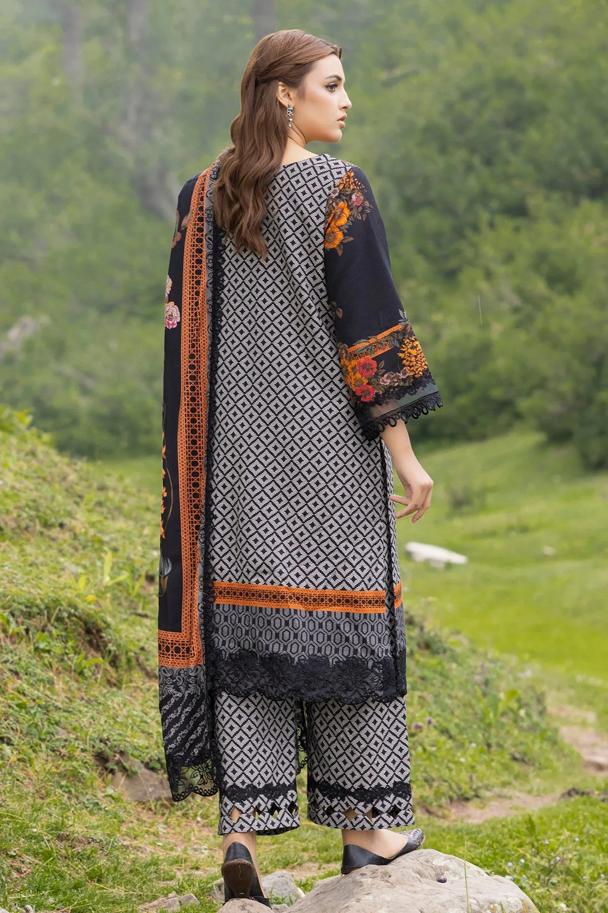 Charizma Combination Fall/Winter with Embroidered Shawl – CCW4-01