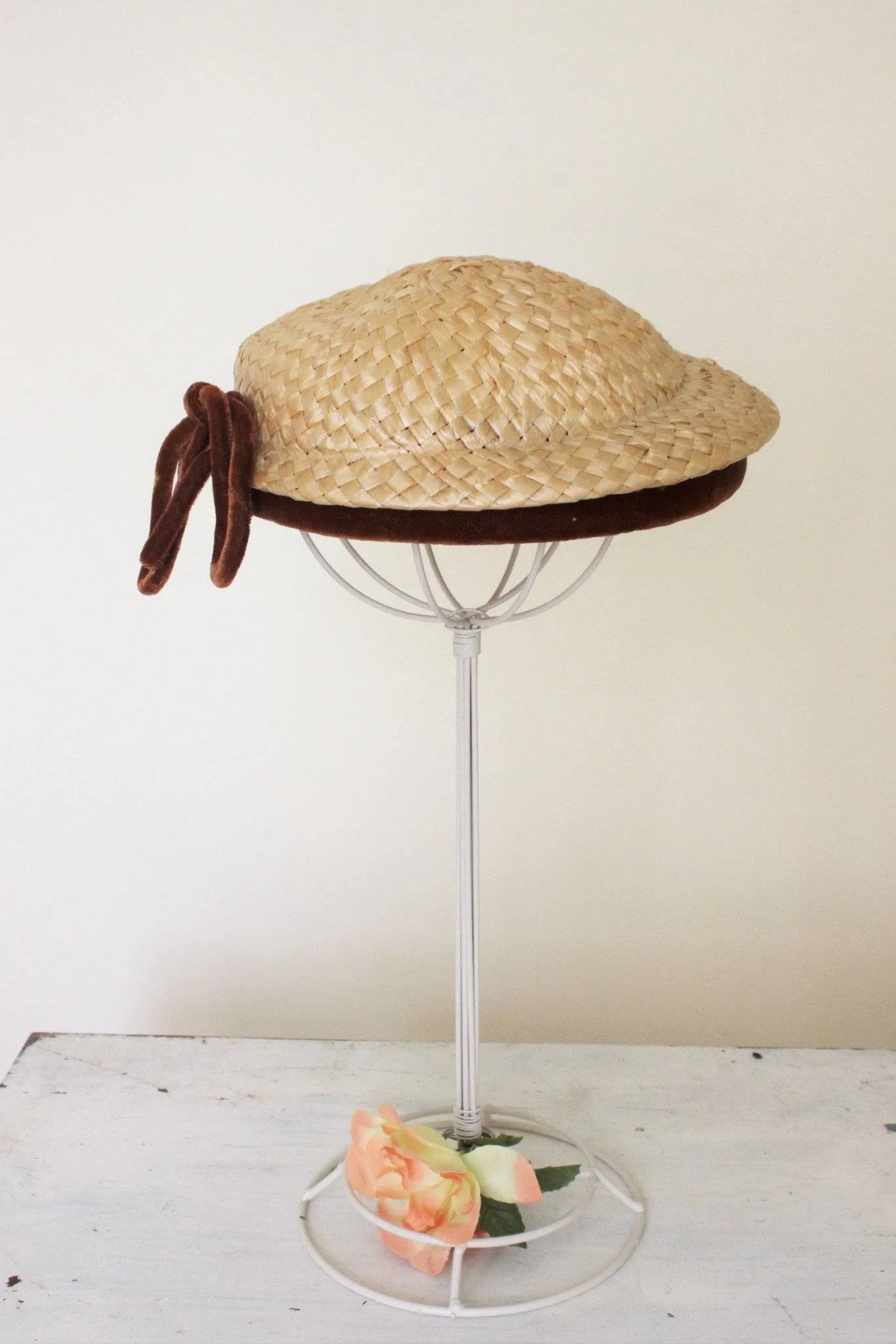 Vintage 1950s Bullock's Los Angeles Straw Hat, Brown Velvet Ribbon Trim