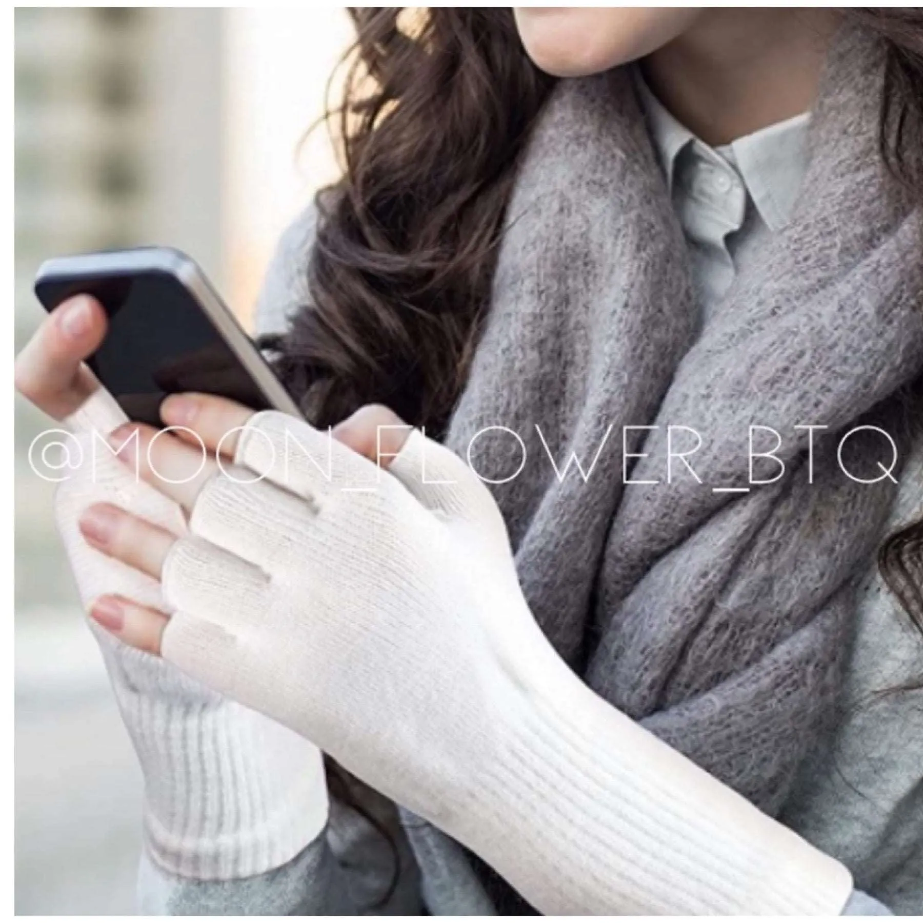 White Stretchy Fingerless Winter Gloves